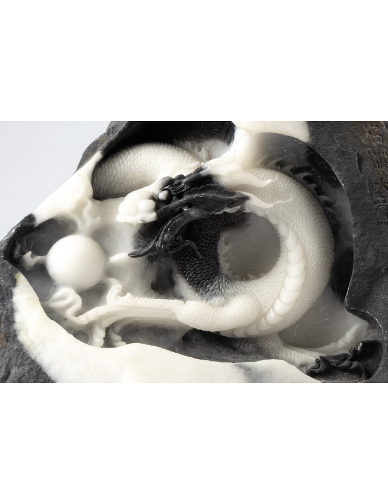 石破天驚中國龍